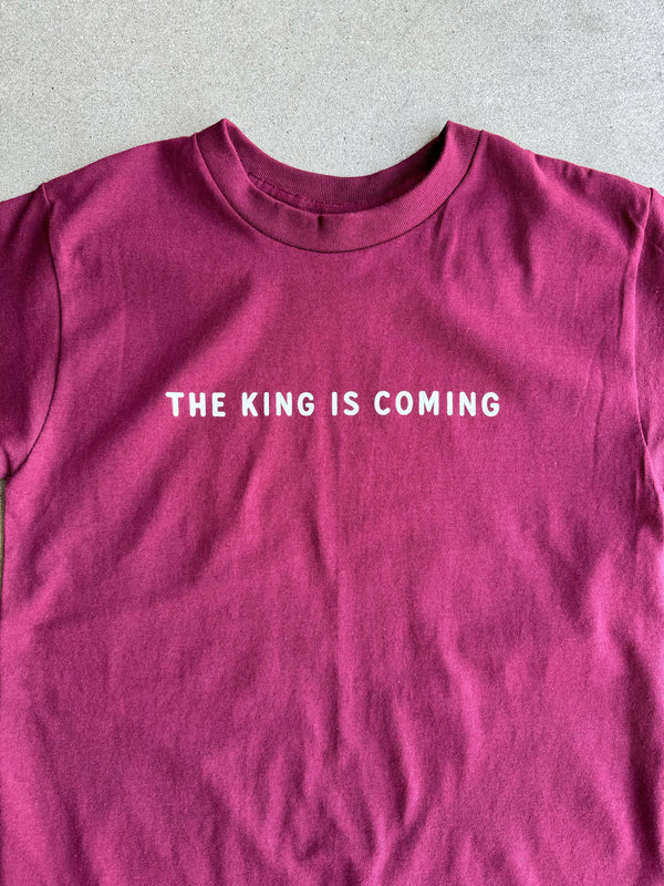 King Is Coming Burgundy Market Unisex T-Shirt