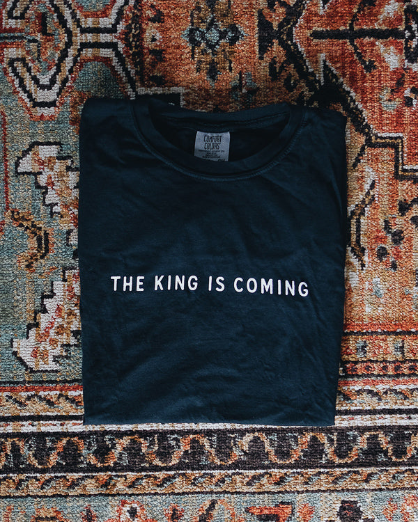 King is Coming Black Unisex T-Shirt